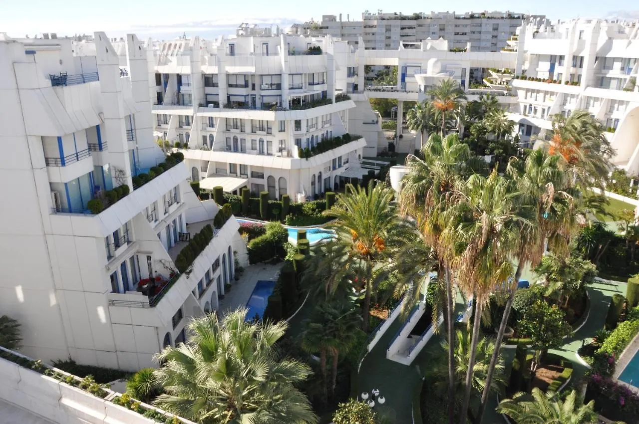 Marbella House Penthouse Apartment 0*,